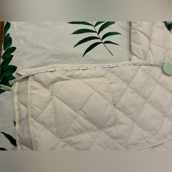 Uniqlo Women's Beige Quilted Puffer Jacket - Picture 6 of 7